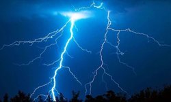 Yıldırım düştü: 14 can kaybı