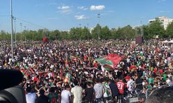 Diyarbakır’da Amedspor kutlamasında karnaval havası