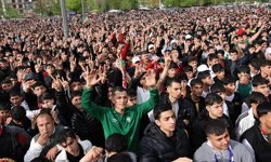 Diyarbakır Eşbaşkanları, Amedspor’un Süper Lig sevincine ortak oldu