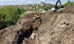 Diyarbakır'da Ben u Sen bölgesinde çöken kolektör hattı onarılıyor