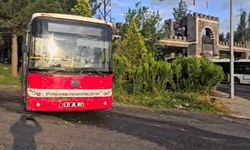 Diyarbakır’da halk otobüsünün freni patladı