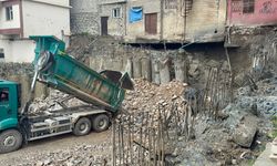 Fore kazıklar devrildi: 6 binada kayma