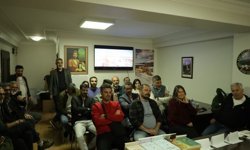 Yazarlar Kürt şiirleri için ne dedi?