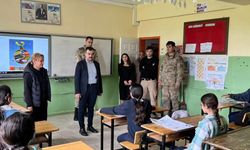 Dicle Kaymakamı, öğrenci ve öğretmenlerle bir araya geldi