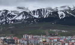 Mayıs ayı ortasında Erzurum’a kar yağdı