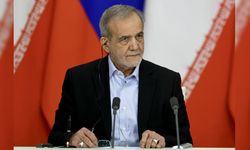 Pezeşkiyan: Hiçbir toplum büyük zorlukları sıkıntı çekmeden aşamaz