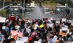 Myanma’da 700 sivil öldürüldü
