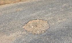 Bozulan yol, vatandaşları canından bezdirdi