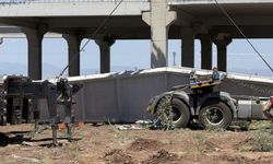Diyarbakır’da 15 tonluk beton blok altında kaldılar: 1 ölü, 1 yaralı