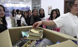 Bu gösteriye biletle değil kitapla girebilirsiniz