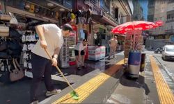 Diyarbakır’da sıcak havalara karşı bir çare de kapı önü sulaması