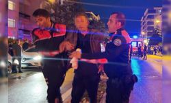 Kızını rahatsız eden gencin kulağını kesti