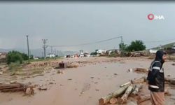 Elazığ-Tunceli yolu sel nedeniyle ulaşıma kapandı