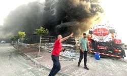 Şanlıurfa'da 10 katlı apartmanda çıkan yangına müdahale ediliyor
