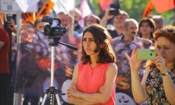 Diyarbakır'da gazetecilerin yargılandığı dava ertelendi