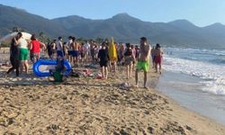 Kuşadası'nda dalgalar yükseldi; 4 kişi boğularak hayatını kaybetti