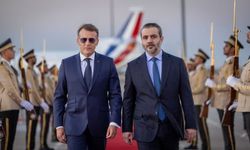 Macron Suriye'de