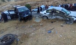 Mardin’de iki otomobil çarpıştı: 9 yaralı