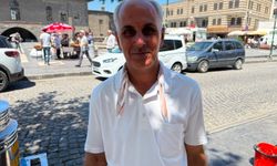 32 yıldır yaz sıcaklarında ekmeğini meyan şerbetinden çıkarıyor