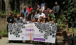 Diyarbakır’da sanatçılardan açıklama