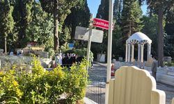 Cemaat mensupları Karacaahmet Mezarlığı'nda toplandı