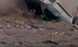 Diyarbakır'da bir araç yoldan çıktı