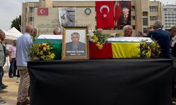 Mehdi Zana, Diyarbakır Büyükşehir Belediyesi önünde anıldı