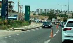 Seyrantepe’de trafik çilesi: Yol tek şeride düştü, ulaşım kilitlendi
