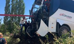 Diyarbakır'da yolcu otobüsü kaza yaptı