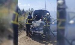 Batman’da seyir halindeki otomobil alev aldı