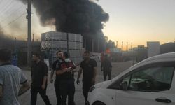 Fabrika yangınına müdahale sürüyor