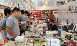 Çocukluktan fenomenliğe uzanan hayatını kitaplaştırdı