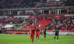 Samsunspor Amedspor karşılaşması 1-1 sürüyor