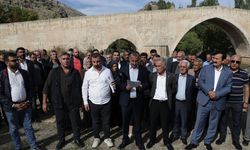Diyarbakır Çermik’te akarsuya karışan kanalizasyon suları yurttaşları çileden çıkarttı