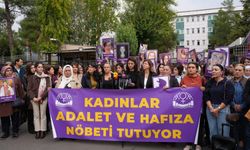 Serra Bucak kadın nöbetine katıldı: Hep birlikte bu dayanışmayı büyütelim