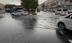 Diyarbakır sele teslim oldu; Kentte hayat felç!