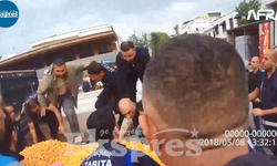 Ekspres görüntülere ulaştı: Sur’da seyyar tezgahın yere atıldığı an