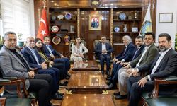 Diyarbakır'da bir ilk: AK Parti'den DEM Partili eş başkanlara ziyaret