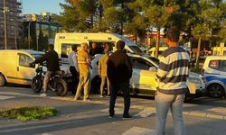 Diyarbakır’da kaza sonrası taraflar birbirine girerek caddeyi ringe çevirdi