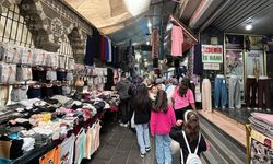 Diyarbakır’ın en ucuz çarşısında yoğun kalabalık