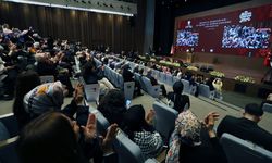 Erdoğan: Vesayetçilerin tek tipçi duvarları, AK Parti'yi ihya eden kadınların mücadelesiyle yıkılmıştır
