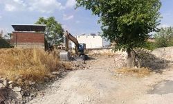 Diyarbakır’ın Ergani Belediyesi, 27 metruk binayı yıktı