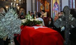 Felsefeci Kuçuradi son yolculuğuna uğurlandı
