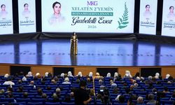 Diyarbakır Eşbaşkanları Gurbetelli Ersöz Kadın Gazetecilik Ödülleri töreninde