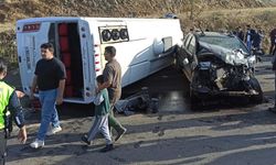 Bingöl'de minibüs ile pikap çarpıştı: 12 kişi yaralandı