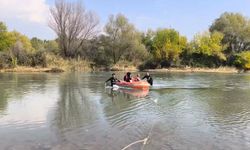 Piknik yaparken mahsur kalan 2 kişiyi itfaiye kurtardı