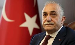 "Ne mutlu Türküm diyene" tartışmasından sonra Ahmet Eşref Fakıbaba istifa etti