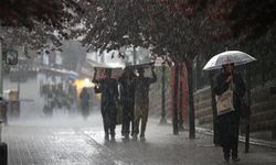 Meteoroloji' den bir çok il için sağanak yağış ve fırtına uyarısı