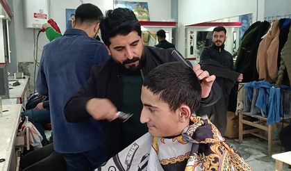 Gönüllü berberden çocuklara ücretsiz tıraş