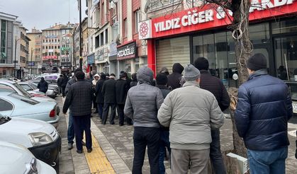 Zam söylentisini duyan oraya koştu: Kuyruğun başı var sonu yok!